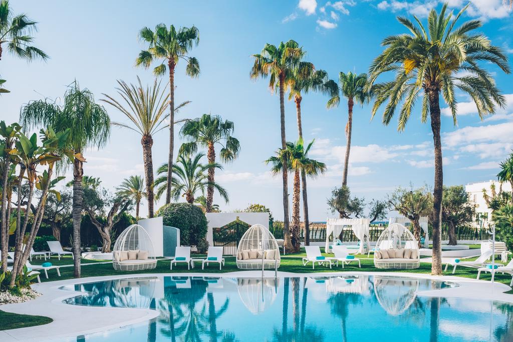 Iberostar Selection Marbella Coral Beach piscina y jardines