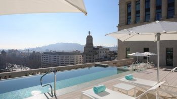 Iberostar Selection Paseo de Gracia terraza con piscina