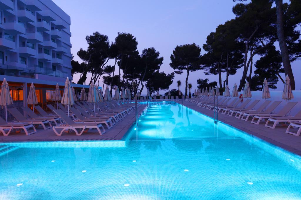 Iberostar Selection Santa Eulalia Ibiza piscina 3