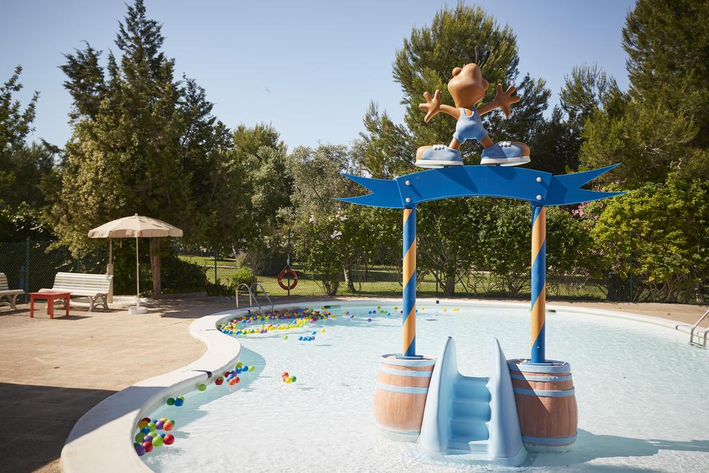 Invisa Hotel Cala Blanca piscina infantil 2