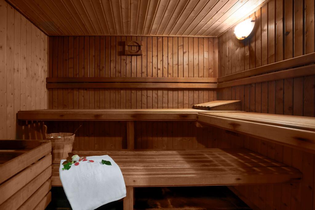 NH Collection Santiago de Compostela sauna